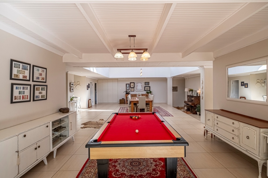 5 Bedroom Property for Sale in Summerstrand Eastern Cape
